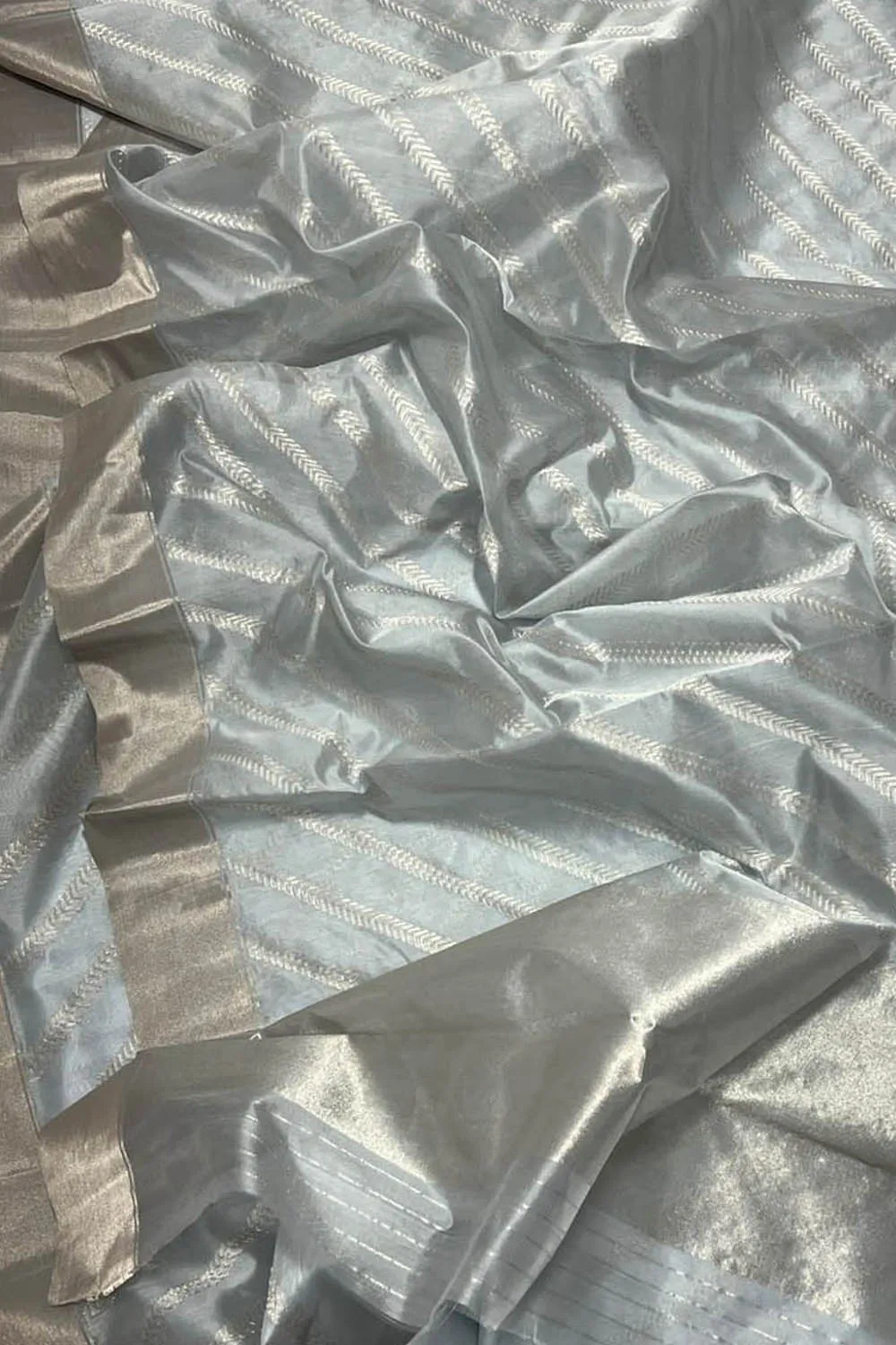 Elegant Grey Chanderi Silk Saree - Handloom Pure Pattu