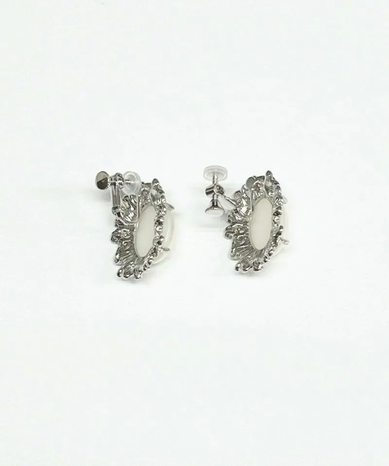 Pearl Vijoux relief Clip-on earrings/an another angelus [51BB04a004].