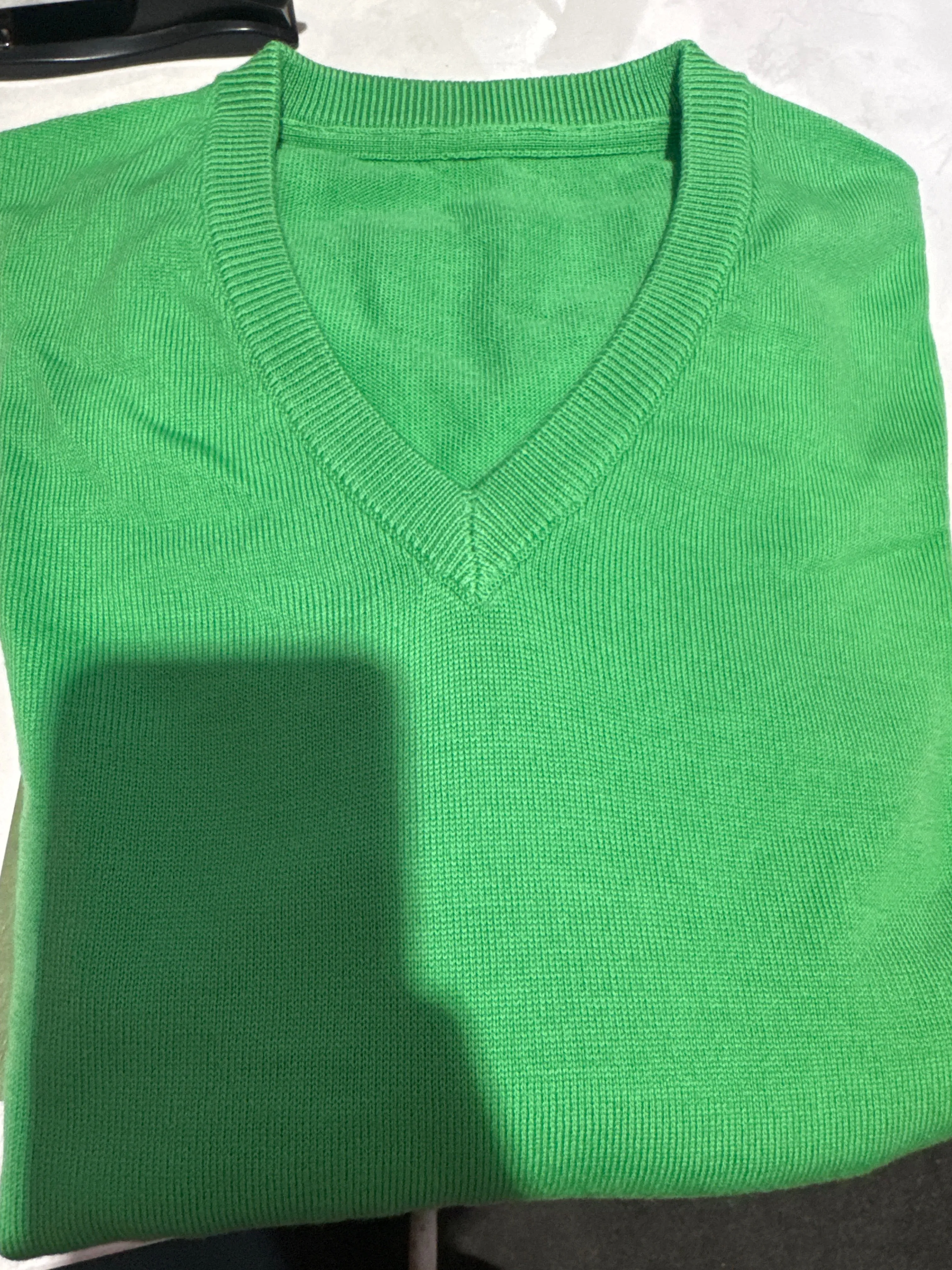 Sovrano Ladies Pure wool Vee neck pullover