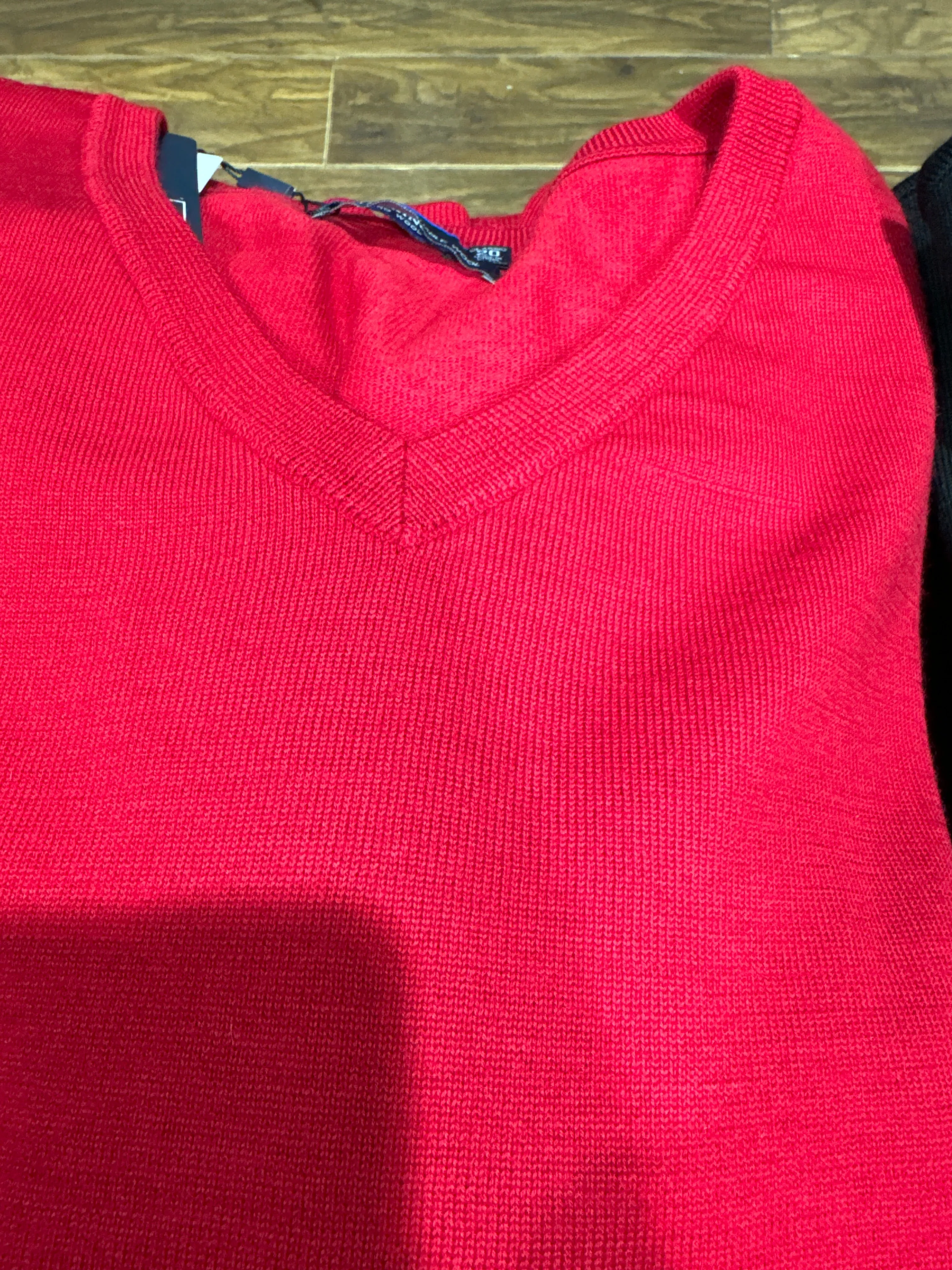 Sovrano Ladies Pure wool Vee neck pullover